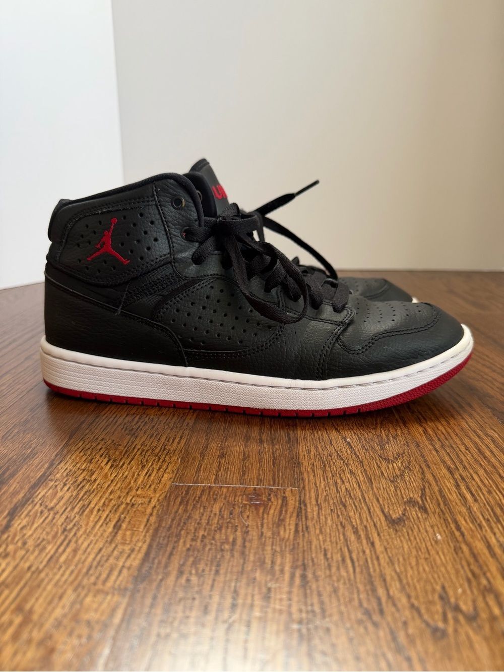 Nike Air Jordan Access “Bred” Men’s 8.5 Black Red White AR3762-001